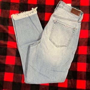 Hollister Ultra High-Rise Mom Jeans
